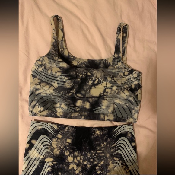 NWOT Athleta 2PC SET Seamless Tie Dye Yoga Top & Biker Shorts - Picture 8 of 13